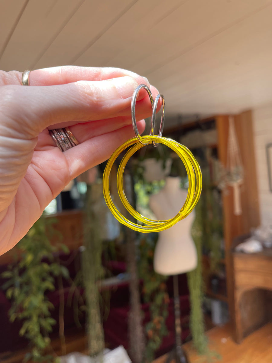 Belinda earrings - yellow with gold spots